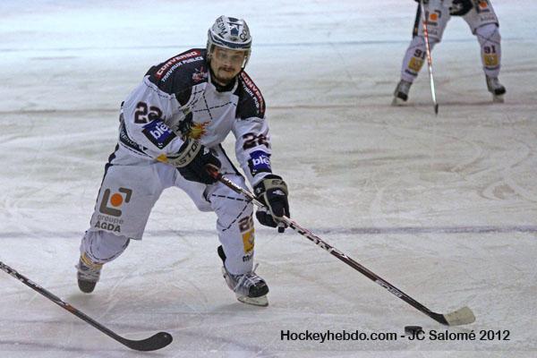 Chamonix  3 - 4 Grenoble 