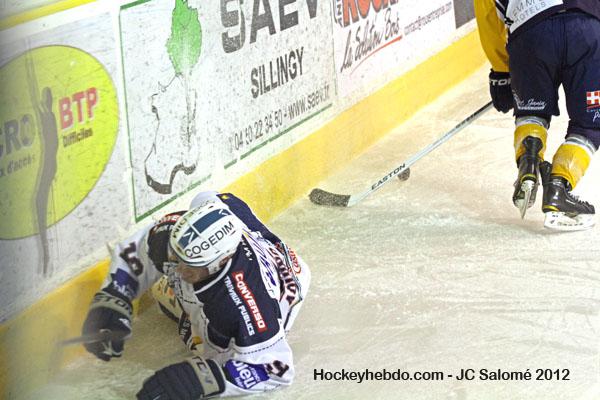 Chamonix  3 - 4 Grenoble 