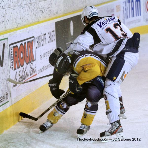 Chamonix  3 - 4 Grenoble 