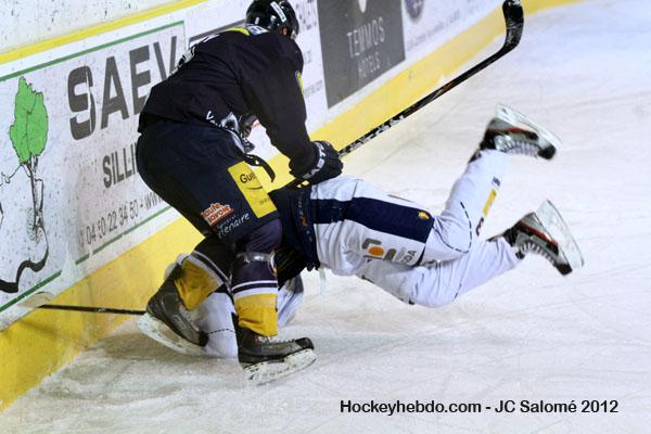 Chamonix  3 - 4 Grenoble 