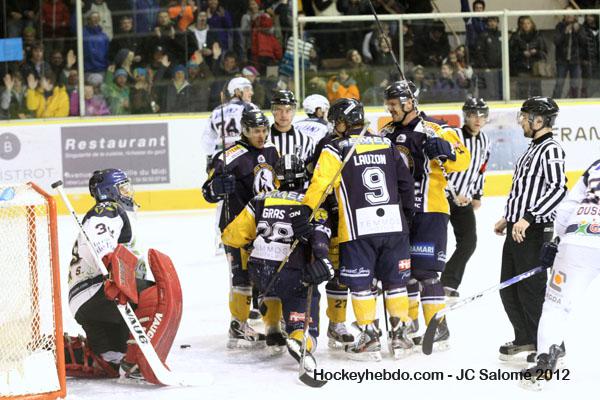 Chamonix  3 - 4 Grenoble 