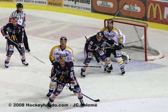 Grenoble  3 - 5 Rouen