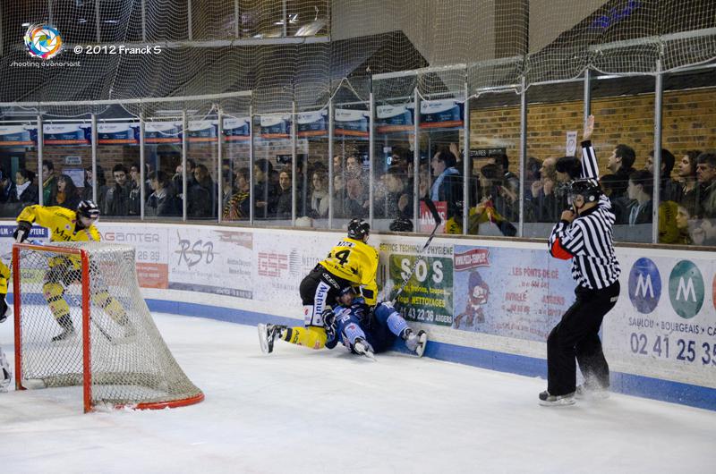 Angers  1 - 3 Rouen