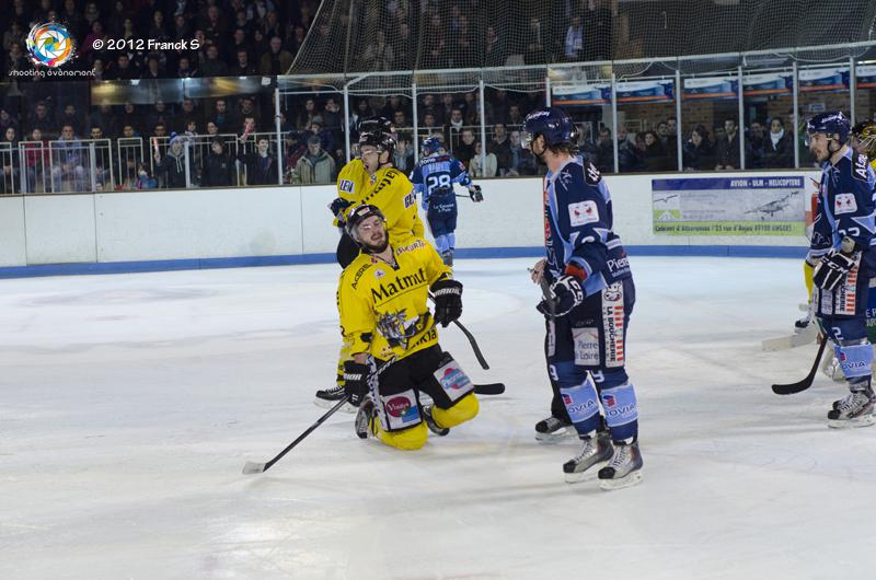 Angers  1 - 3 Rouen