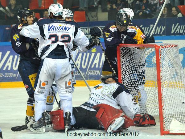 Grenoble  7 - 1 Chamonix 