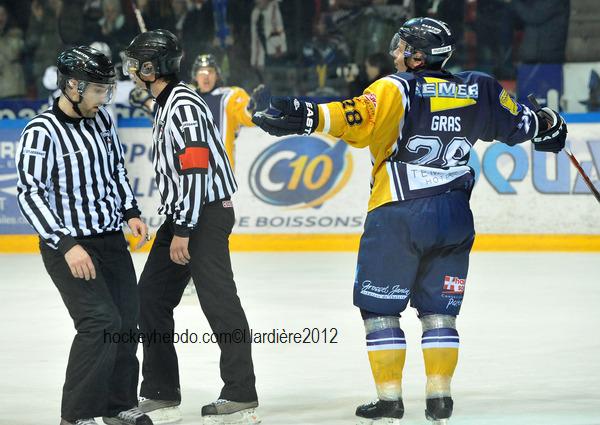 Grenoble  7 - 4 Chamonix 