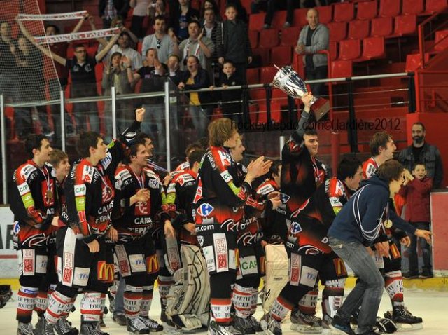 Photo hockey reportage U18 elite :  Amiens Champion ! 