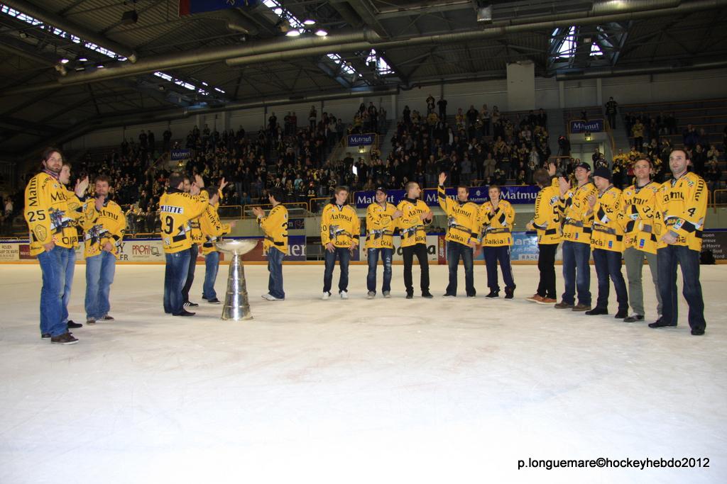 Les Dragons fêtent leur 12ème titre