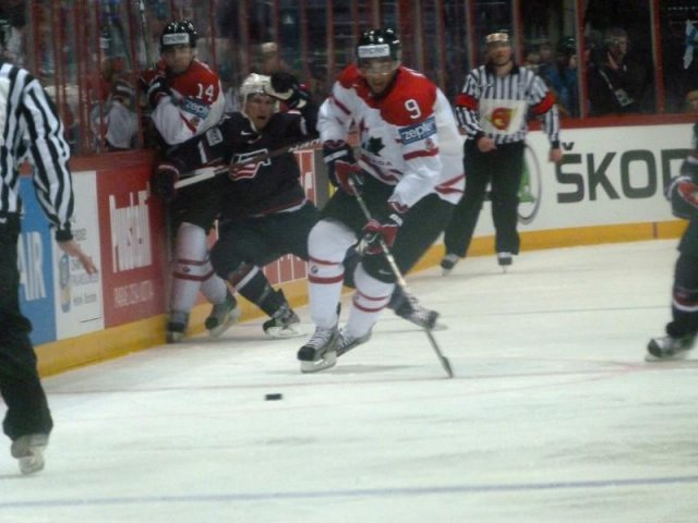 Photo hockey album Mondial 12 - Canada VS Etats Unis