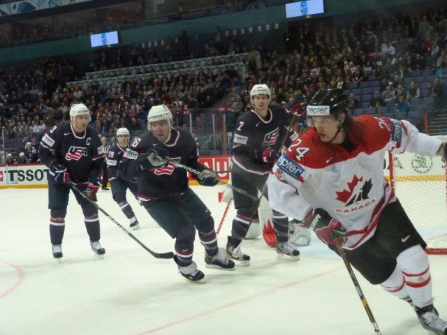 Photo hockey album Mondial 12 - Canada VS Etats Unis