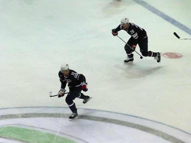 Photo hockey album Mondial 12 - Canada VS Etats Unis