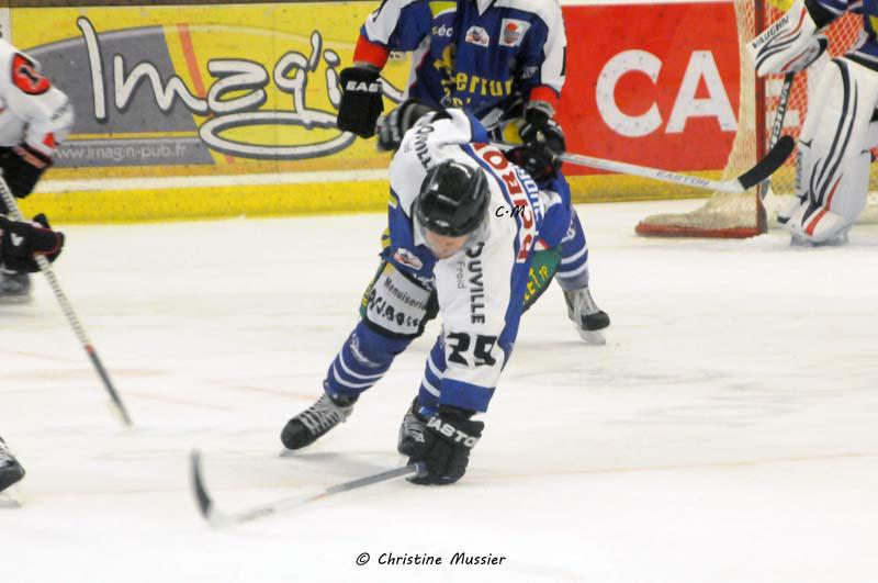 Caen  10 - 0 Neuilly/Marne