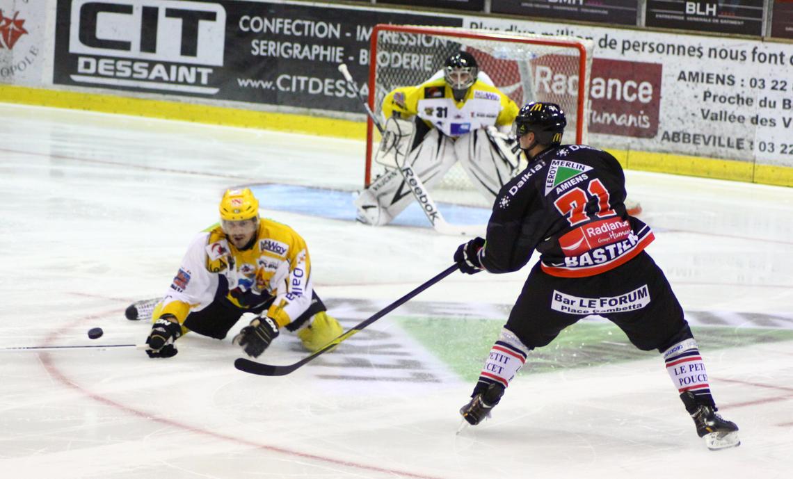Amiens  4 - 3 Strasbourg 