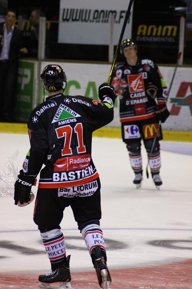 Amiens  4 - 3 Strasbourg 
