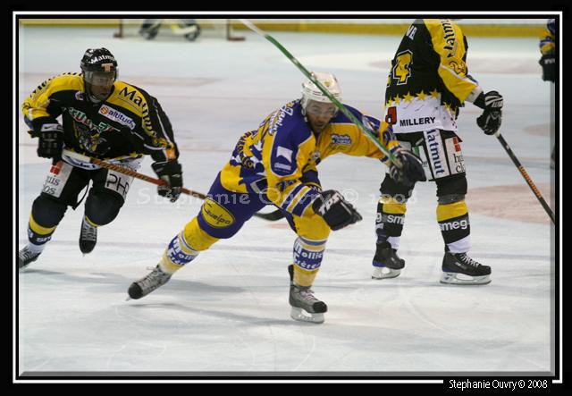 Rouen 9 - 3 Chamonix 