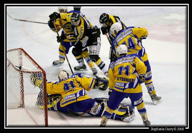 Rouen 9 - 3 Chamonix 