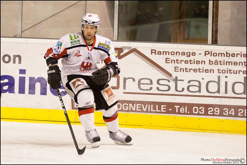 Epinal  2 - 6 Briançon 