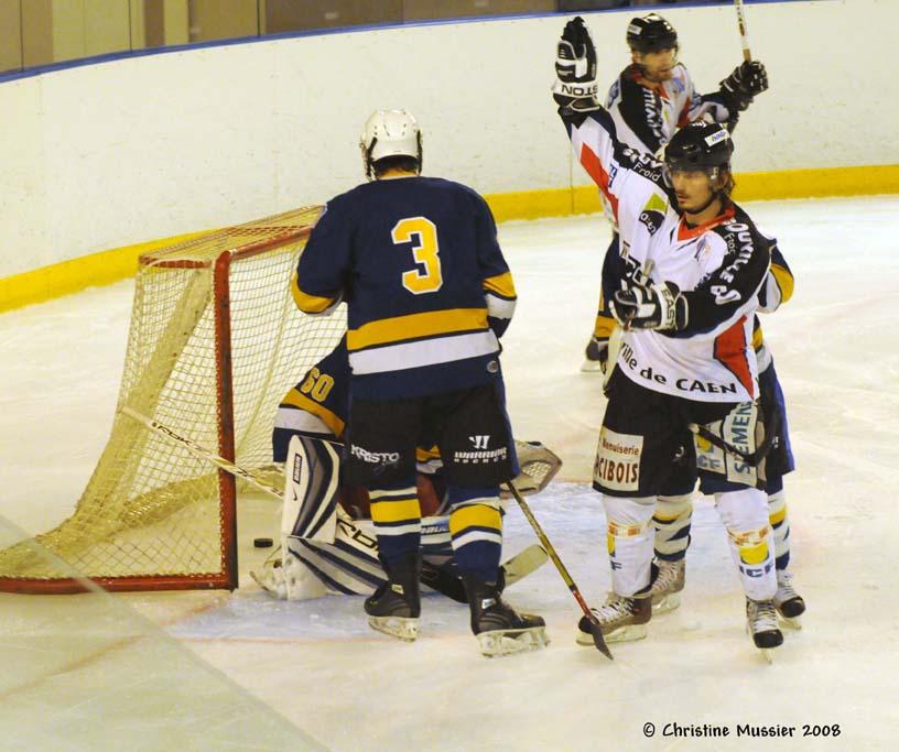 Garges-lès-Gonesse 2 - 13 Caen 