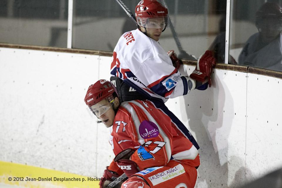 Valence 5 - 1 Evry 