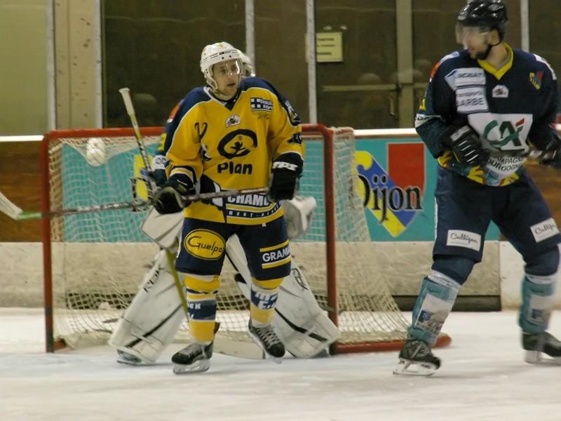 Dijon  2 - 1 Chamonix 