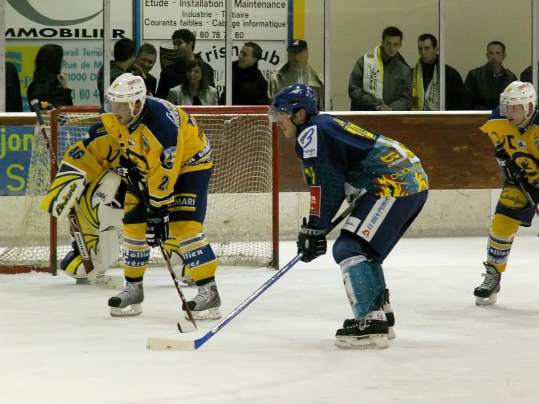 Dijon  2 - 1 Chamonix 