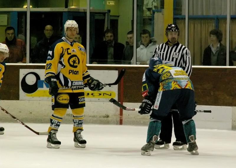 Dijon  2 - 1 Chamonix 