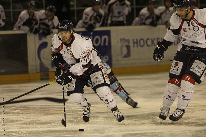 Tours  3 - 7 Angers 