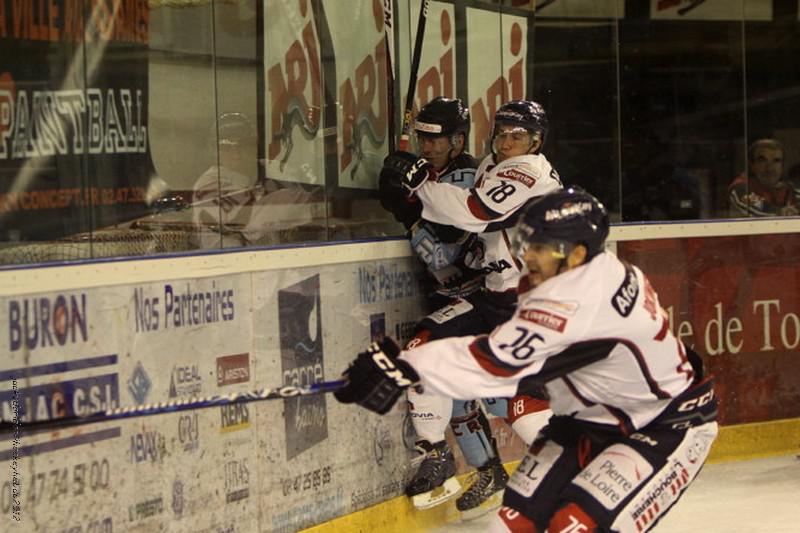 Tours  3 - 7 Angers 