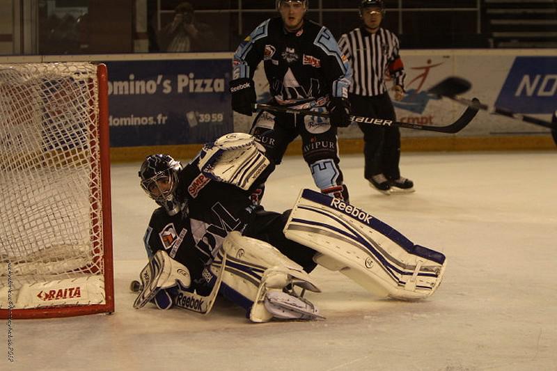 Tours  3 - 7 Angers 