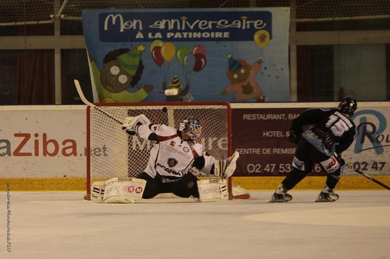 Tours  3 - 7 Angers 