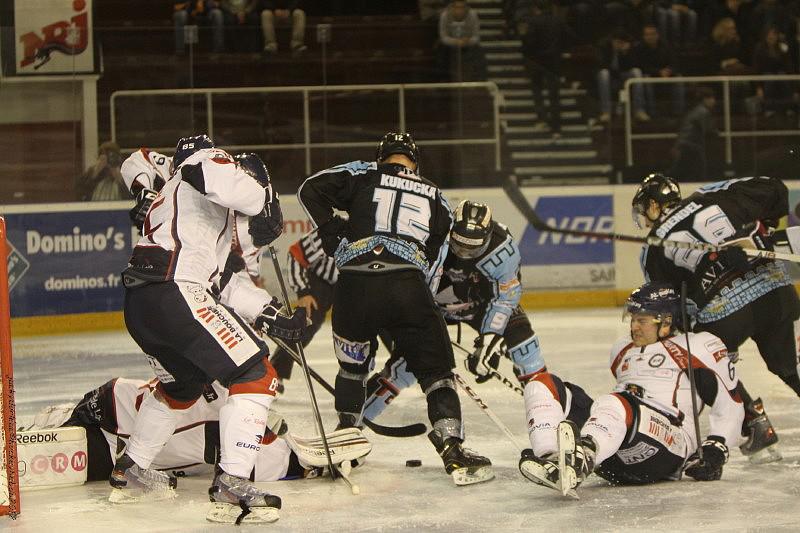 Tours  3 - 7 Angers 