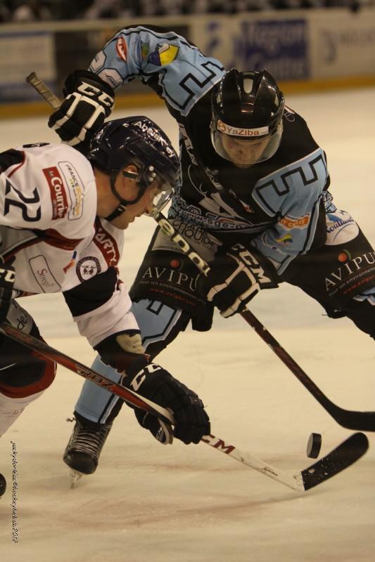 Tours  3 - 7 Angers 