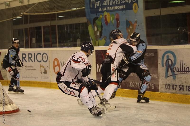 Tours  3 - 7 Angers 