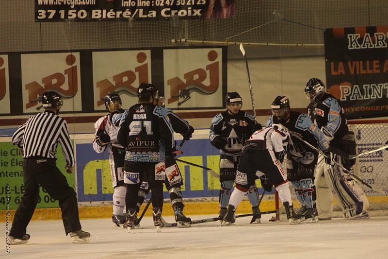 Tours  3 - 7 Angers 