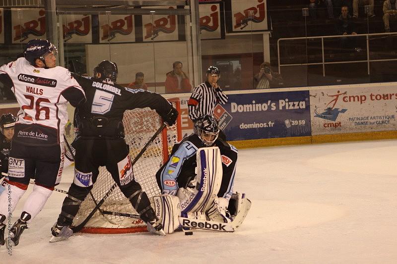 Tours  3 - 7 Angers 