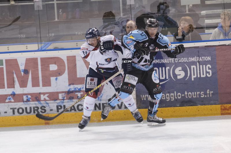 Tours  3 - 7 Angers 