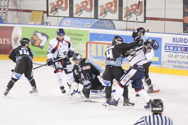 Tours  3 - 7 Angers 