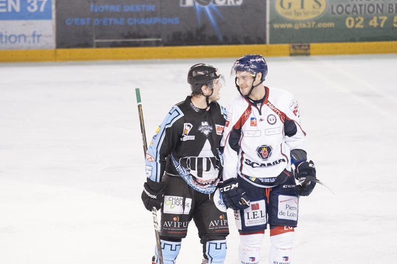 Tours  3 - 7 Angers 