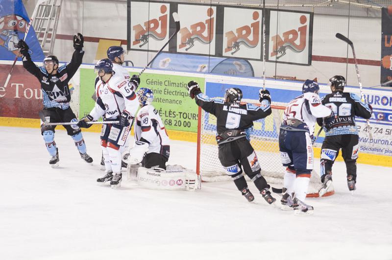 Tours  3 - 7 Angers 