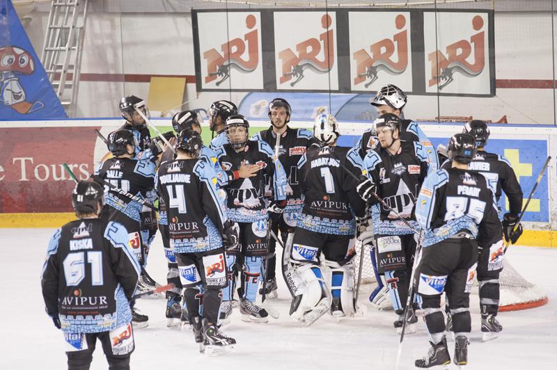 Tours  3 - 7 Angers 