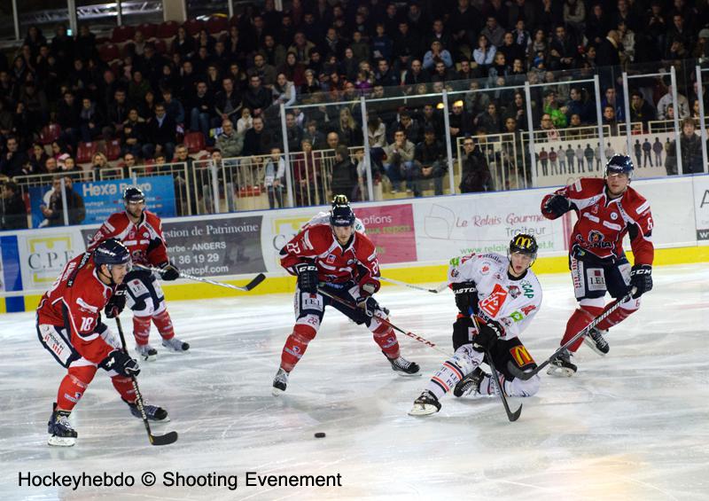 Angers  3 - 0 Amiens 