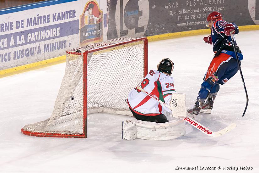 Lyon 7 - 3 Courbevoie 