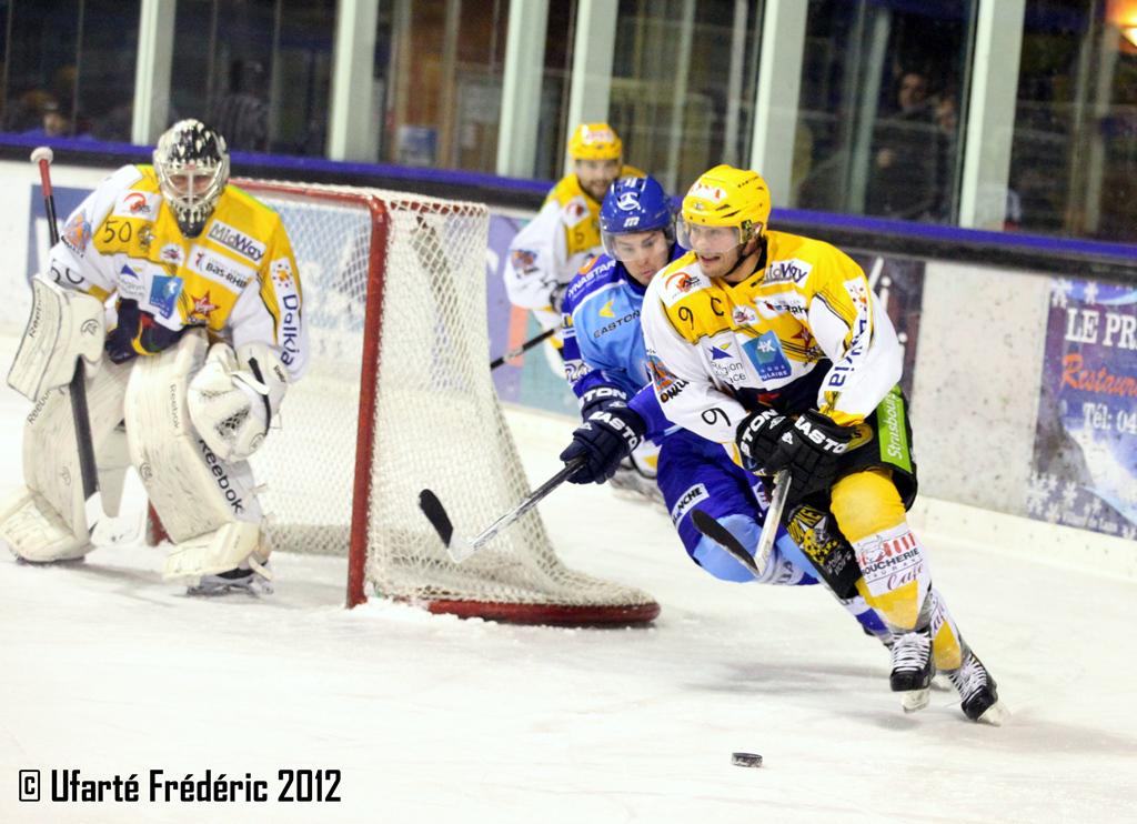 Villard-de-Lans 4 - 1 Strasbourg 