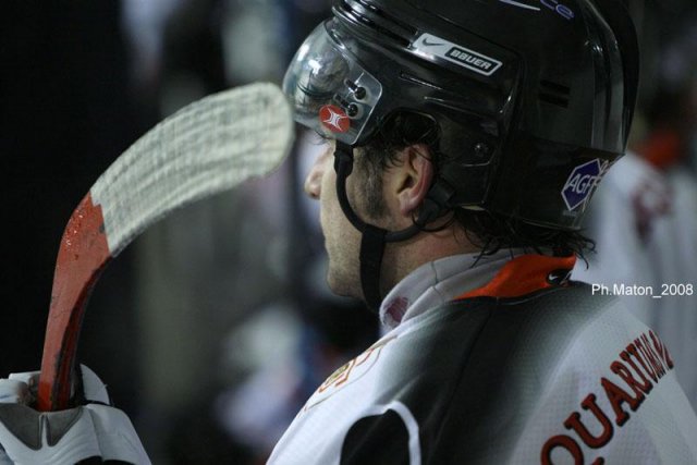 Photo hockey reportage Clermont fait de la résistance