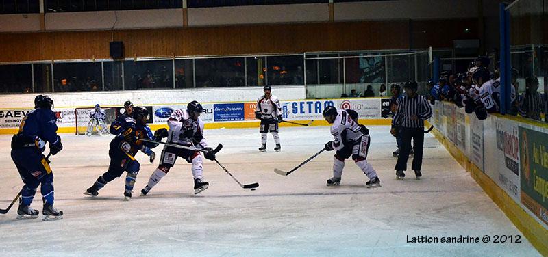 Chamonix  3 - 1 Angers 