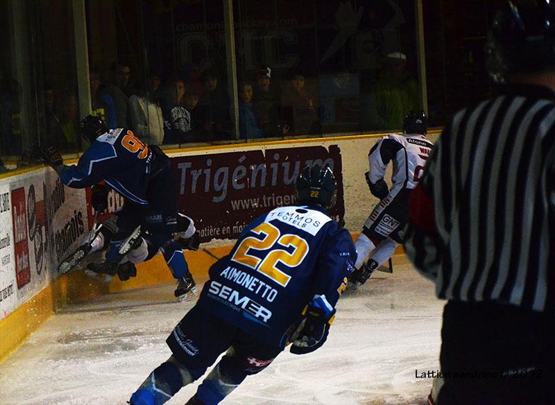 Chamonix  3 - 1 Angers 