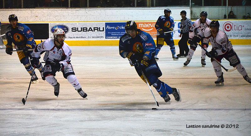 Chamonix  3 - 1 Angers 