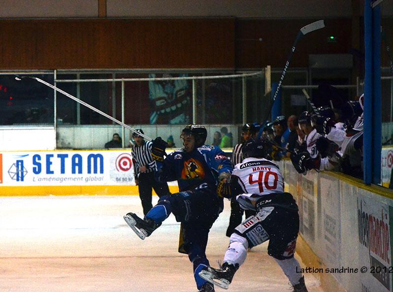 Chamonix  3 - 1 Angers 
