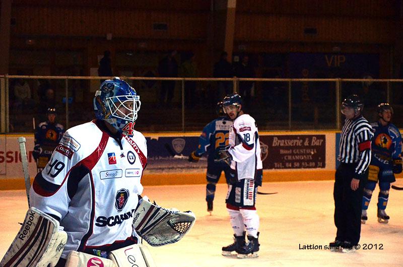 Chamonix  3 - 1 Angers 