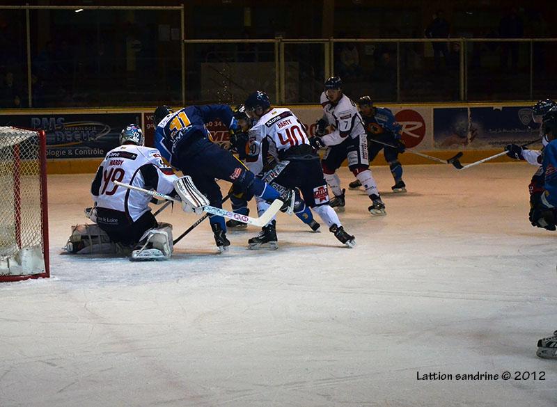 Chamonix  3 - 1 Angers 